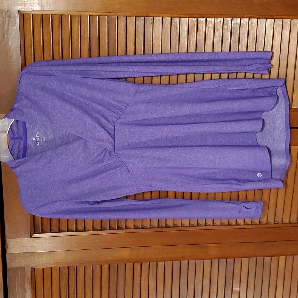 Athleta shirt